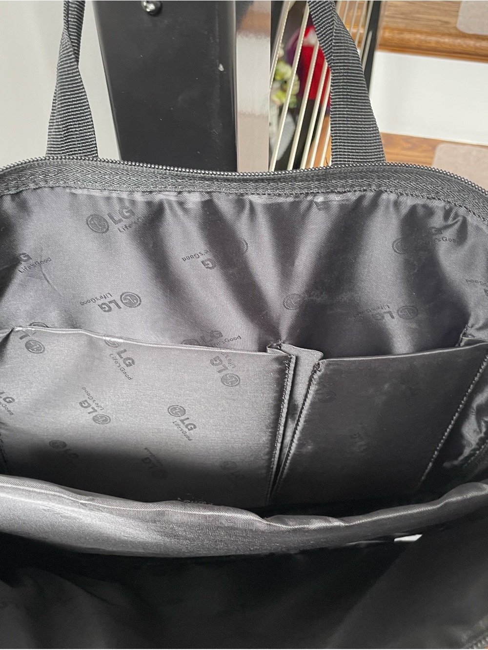 LG Black Laptop Briefcase Bag with Front Zip Pocket - Picture 8 of 11